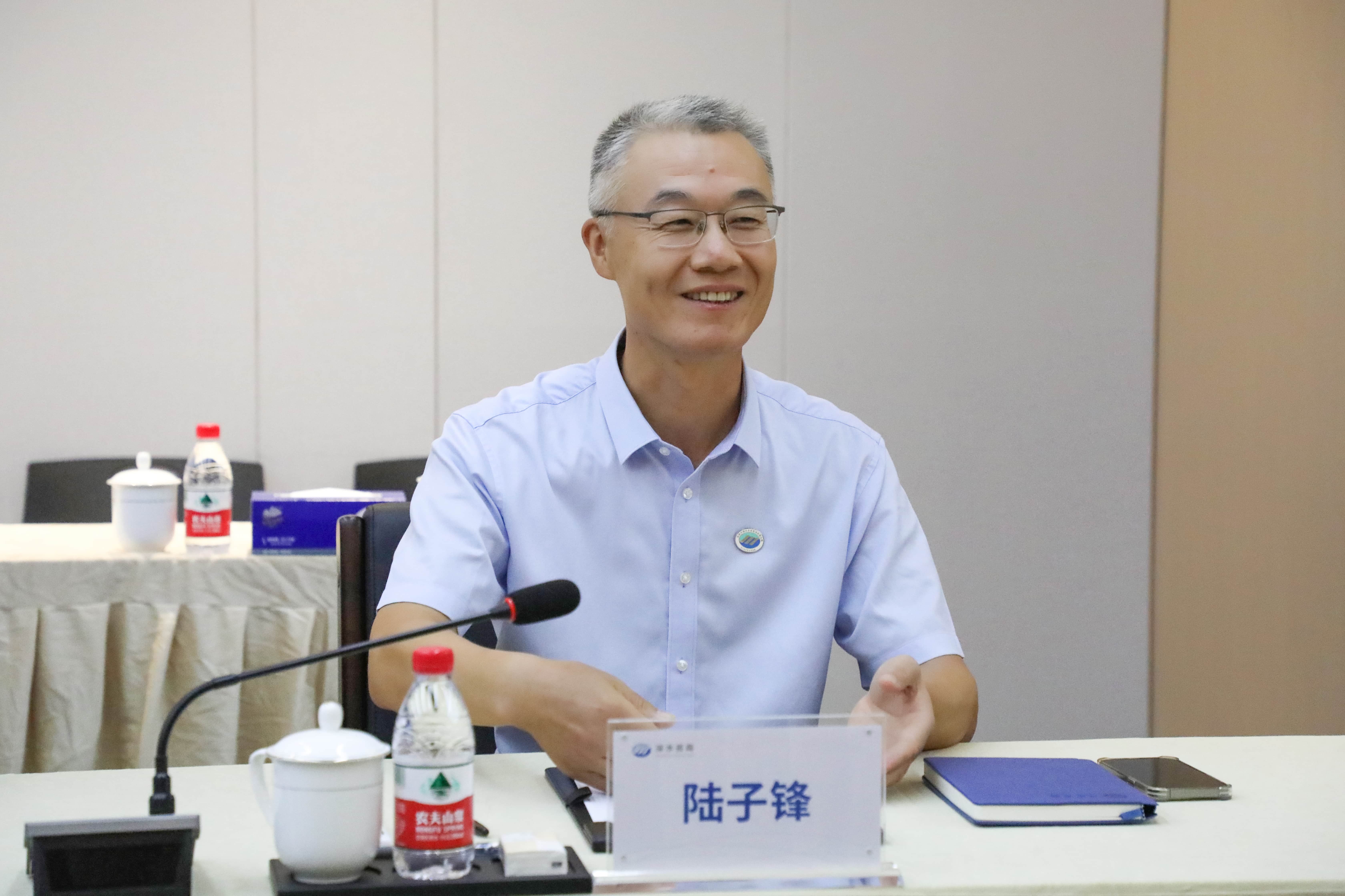 图片r 图片r